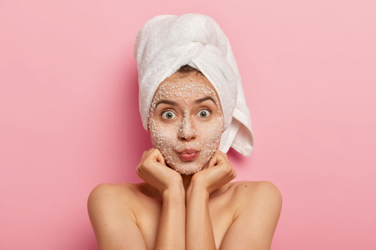 SLANÁ KRÁSA: 7 spôsobov, ako využiť soľ v beauty rutine Soľ v beauty rutine