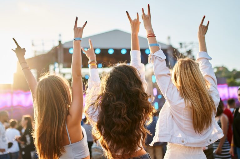 Festivalová móda: Inšpirácie na trendy outfity Zdroj: Shutterstock