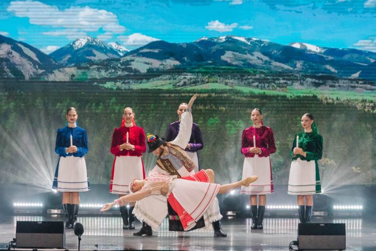 FOTO: Večerný galaprogram Slovenského dňa kroja 2025 – folklórny zážitok celým srdcom SDK 25