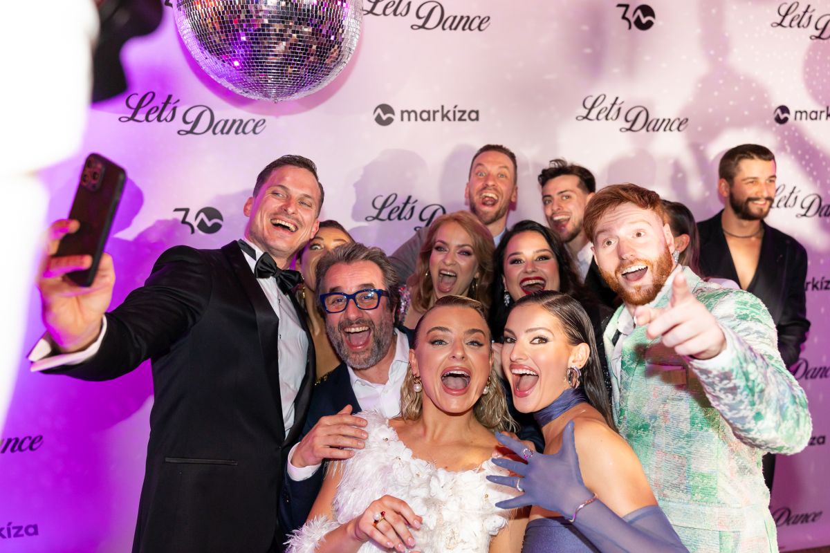 Trblietky, vysoké rozparky aj odvážne mini. Pozrite si, čo si obliekli hviezdy na otváracej party Let’s Dance (fotogaléria)