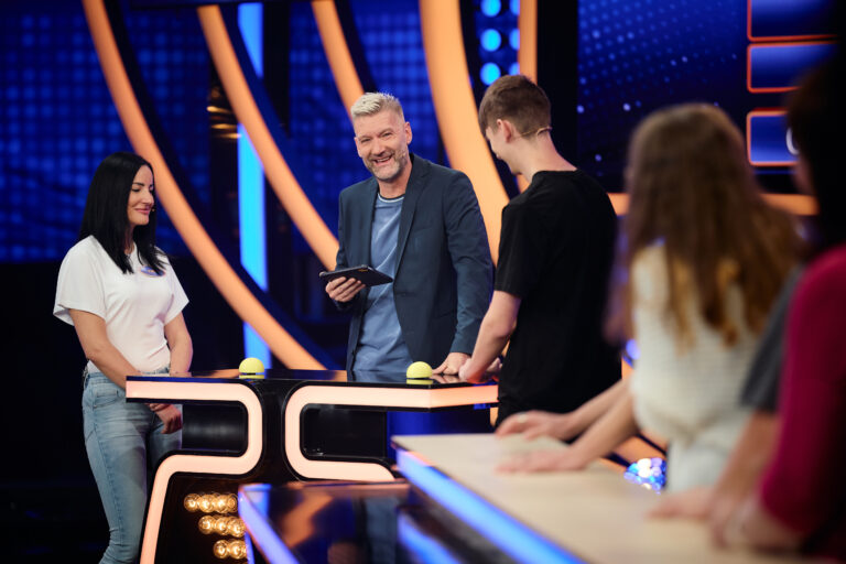STVR chystá bohatú televíznu jeseň. Vráti sa 5 proti 5, pribudnú Vraždy v dolinách aj nové dokumenty