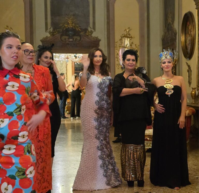 Slovenská elegancia dobyla Benátky: Návrhárka Renáta Kliská zažiarila v paláci z 18. storočia